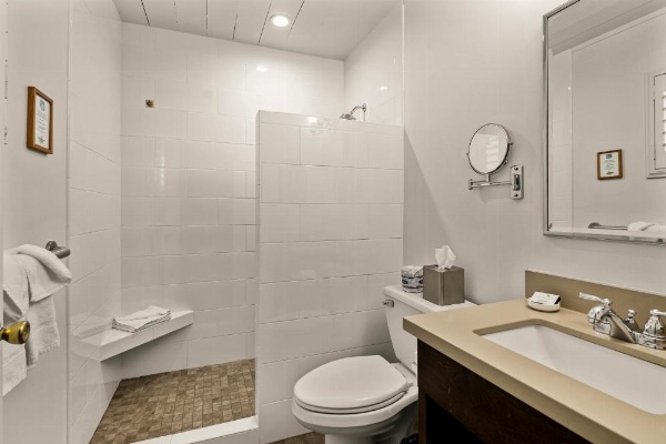 El Pueblo Inn image 16