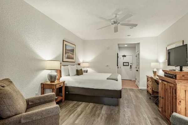 El Pueblo Inn image 22