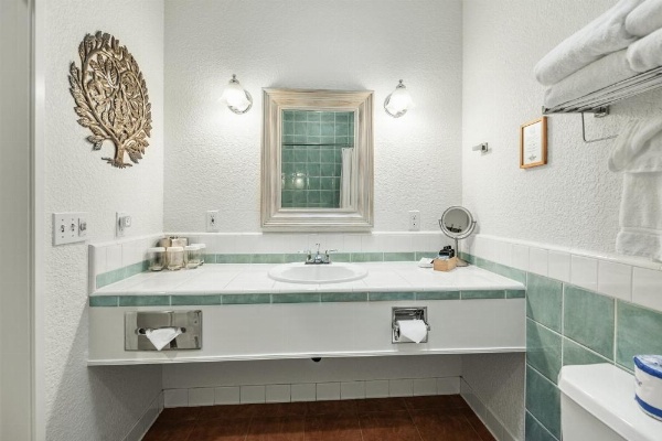 El Pueblo Inn image 25