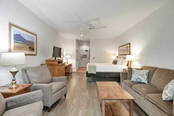 El Pueblo Inn image 28