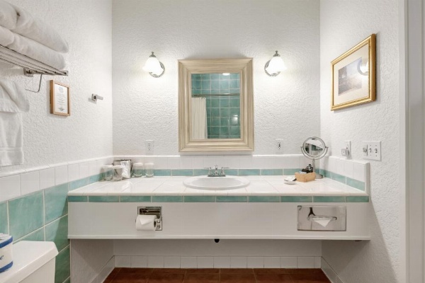 El Pueblo Inn image 33