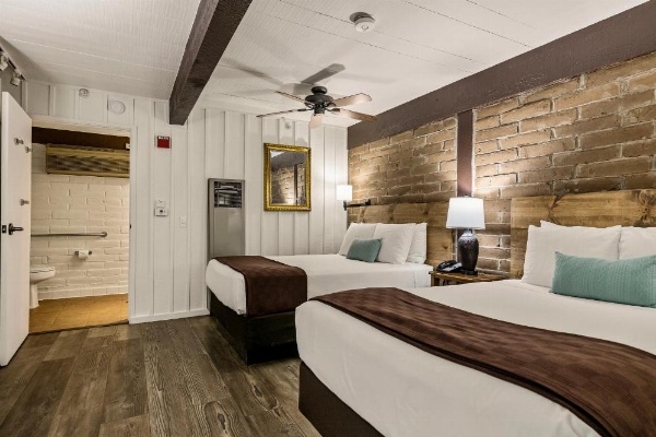 El Pueblo Inn image 47