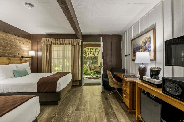 El Pueblo Inn image 48