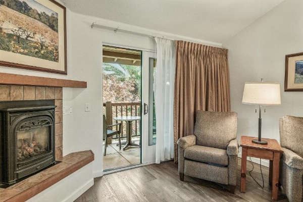 El Pueblo Inn image 68